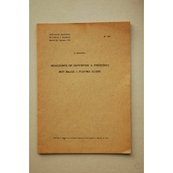 Reacciones de superficie a presiones muy bajas.I. Platino...