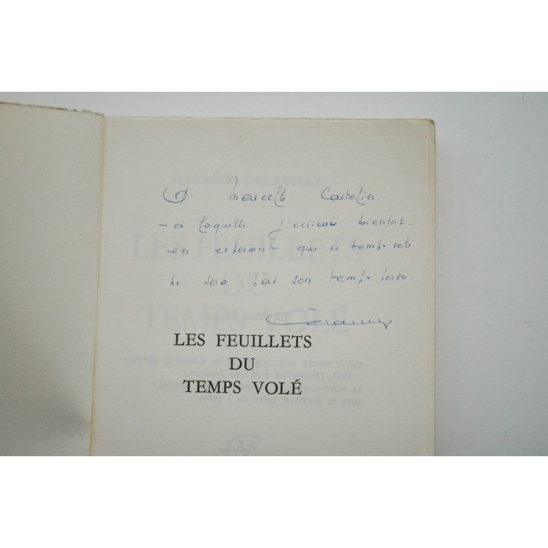 Les feuillets du temps volé : essais