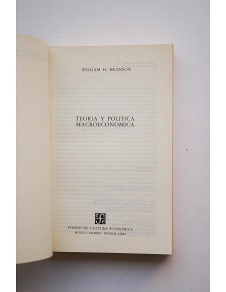 Teoría y política macroeconomica