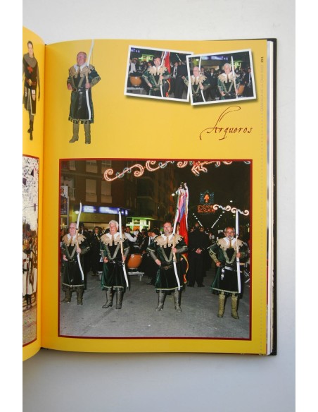 Fiestas en Honor a la Santísima y Vera Cruz : del 1 al 5 de mayo Moros y Cristianos y Caballos del Vino.  Caravaca de La Cruz