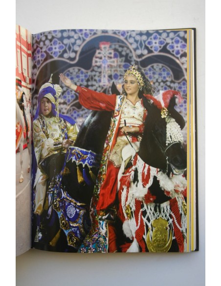 Fiestas en Honor a la Santísima y Vera Cruz : del 1 al 5 de mayo Moros y Cristianos y Caballos del Vino.  Caravaca de La Cruz