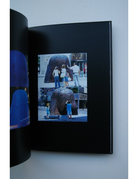 La dama de Murcia, un escultura de Manolo  Valdés