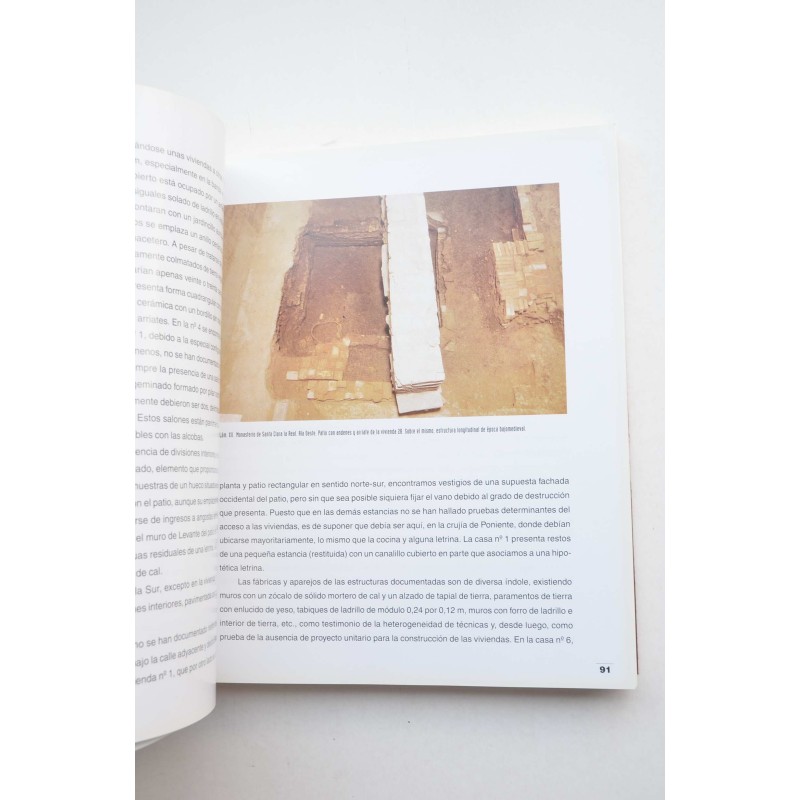 Paraisos perdidos : patios y claustros