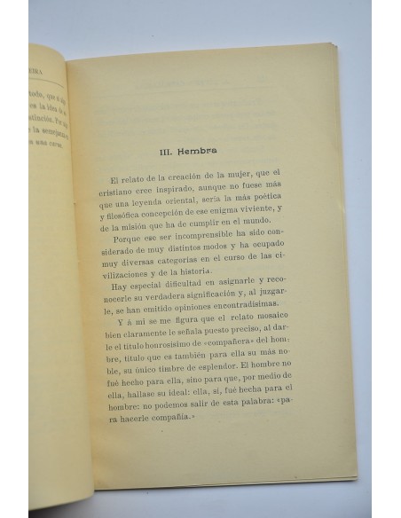 La mujer. Discurso leído en el Ateneo de Santiago
